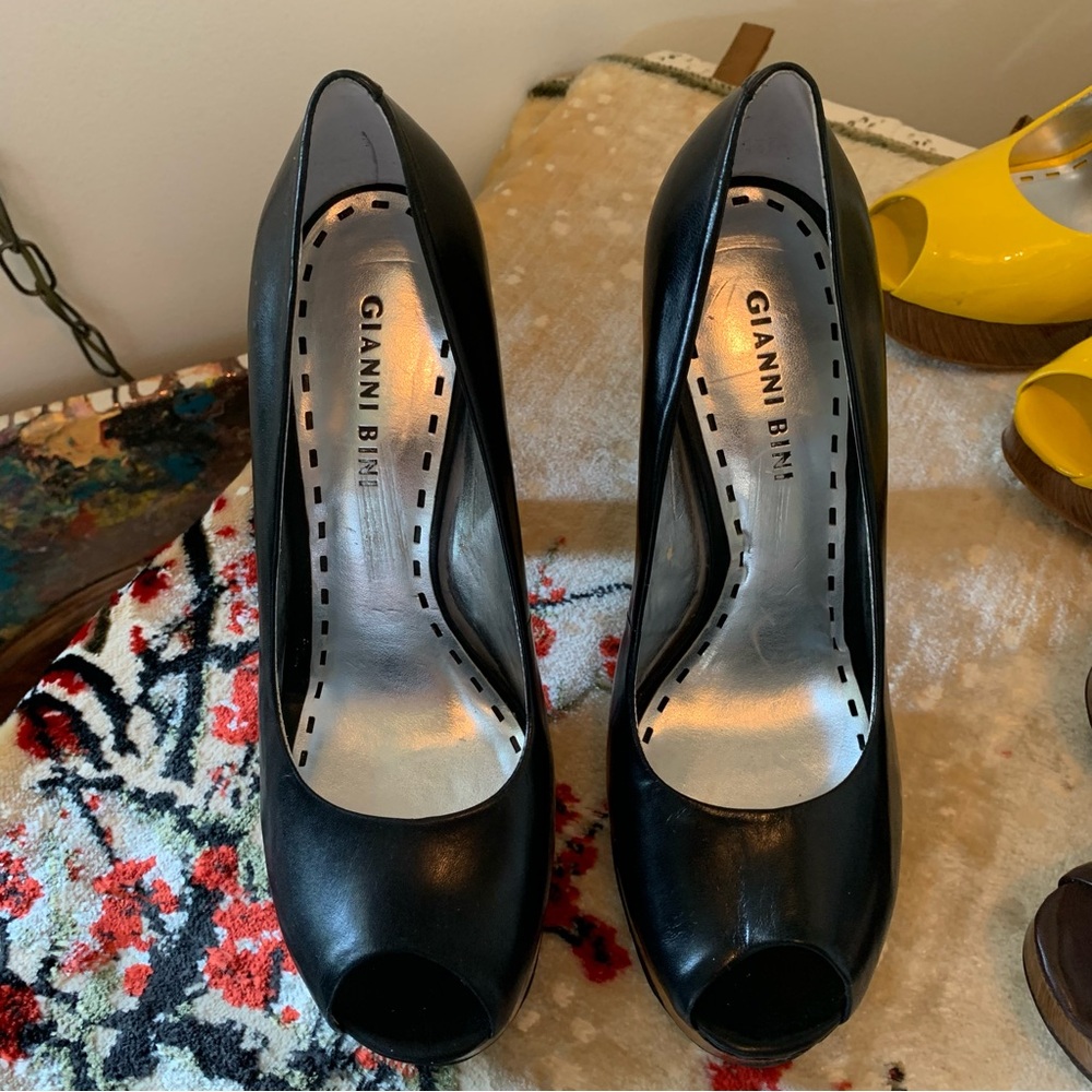 3 pair Gianni Bini Platform Heels - Picture 4 of 12